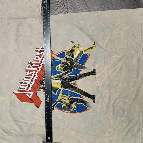 Judas Priest Global Graphic Band T-shirt. UNISEX Men's Size Medium - Picture 7 of 7